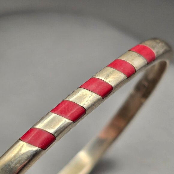 Taxco Sterling Silver Red Coral Inlay Bracelet Hinged Bangle 7" Modernist VTG - Picture 2 of 12